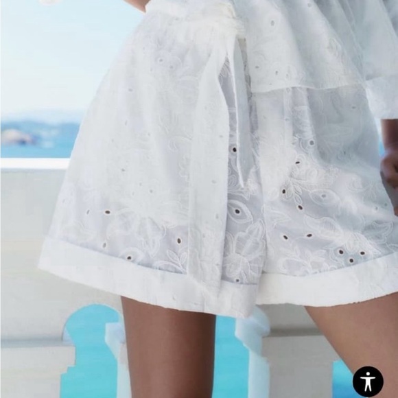 Zara Pants - Zara embroidered short pants with belt. Size Medium.